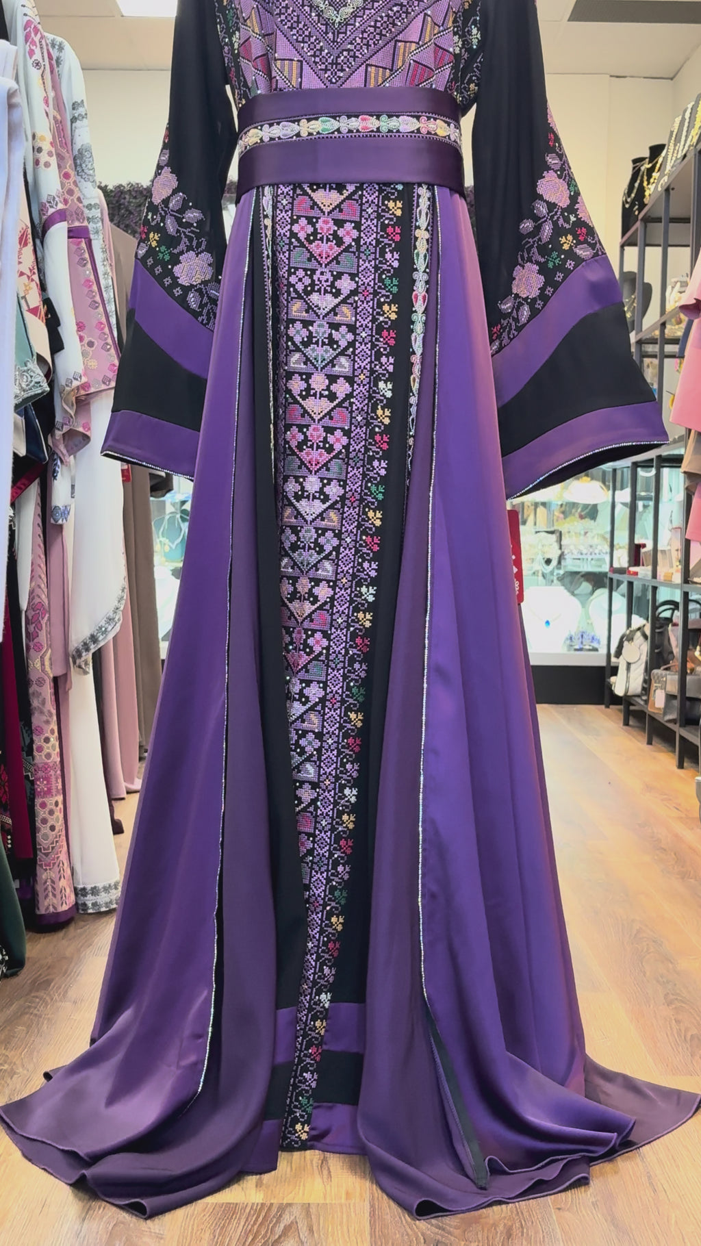 Thobe Al Amera – Black & Deep Purple
