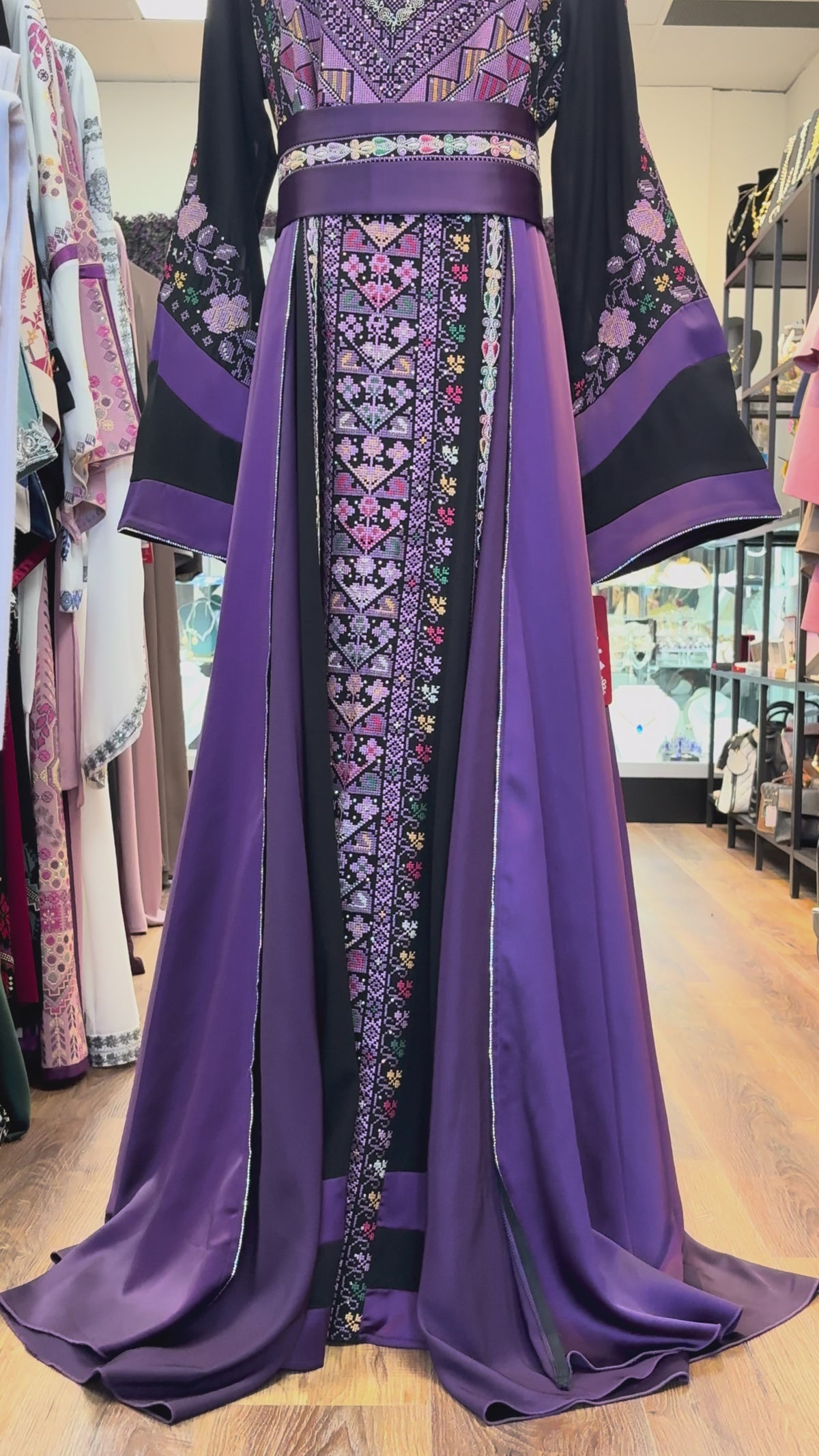 Thobe Al Amera – Black & Deep Purple