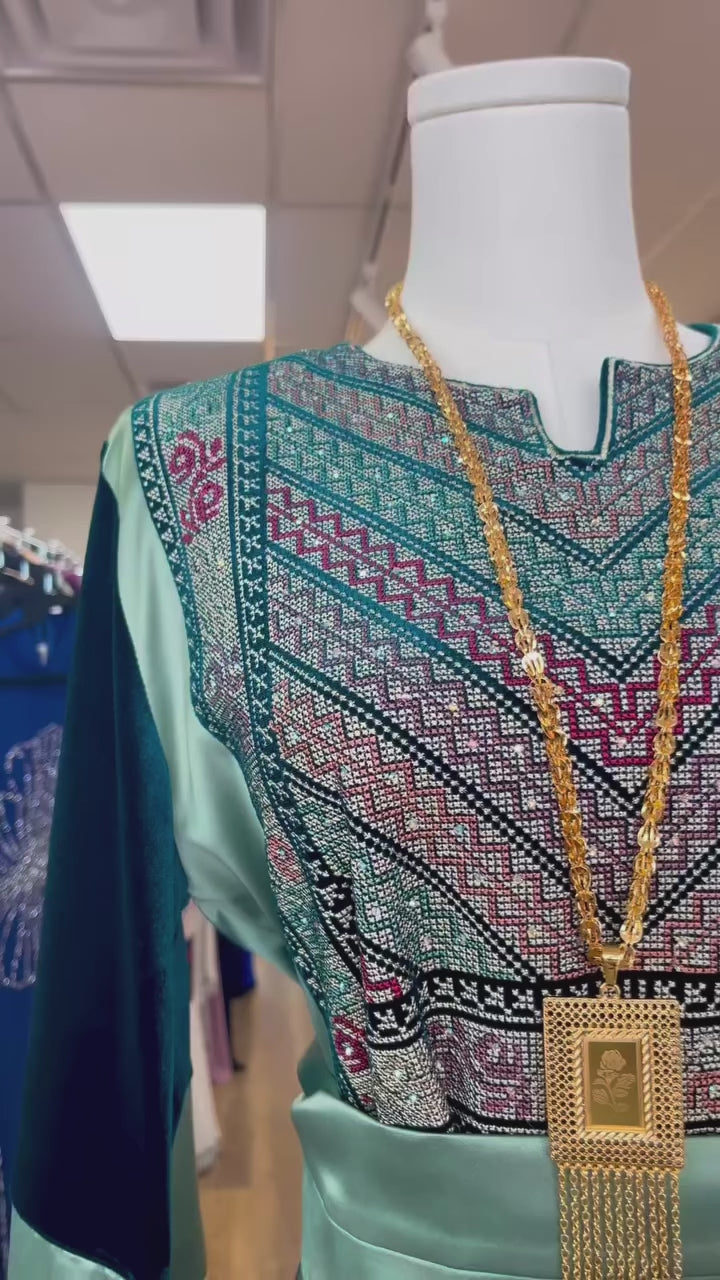 Thobe Al Turāth – Green & Gold